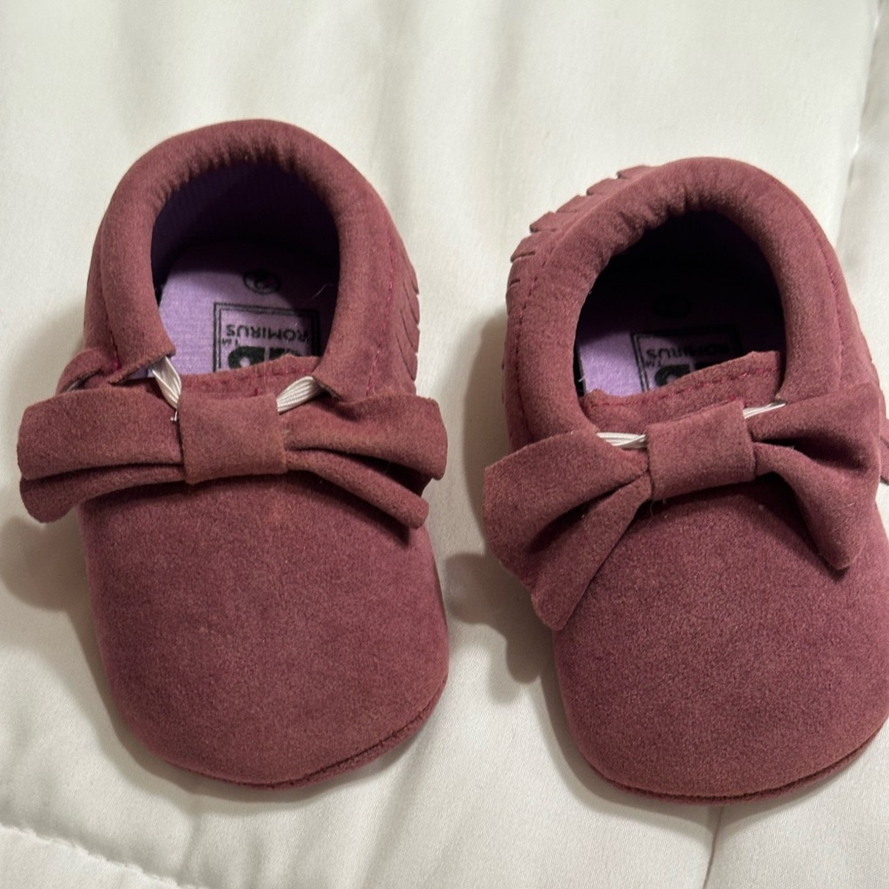 Romirus baby moccasins 6-12 months or size 2 NWOT Purple Eggplant